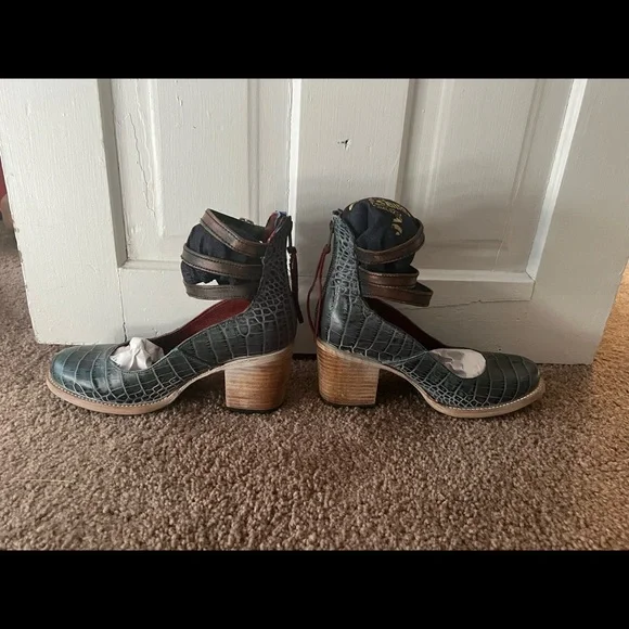 Sold! Freebird Randi - Picture 3 of 4